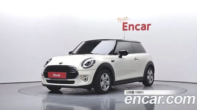 MINI Cooper Base 3