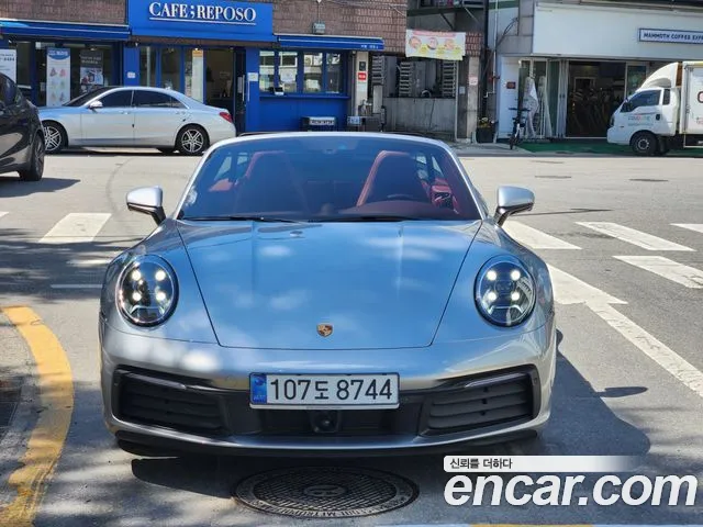 Porsche 911 (992) 4