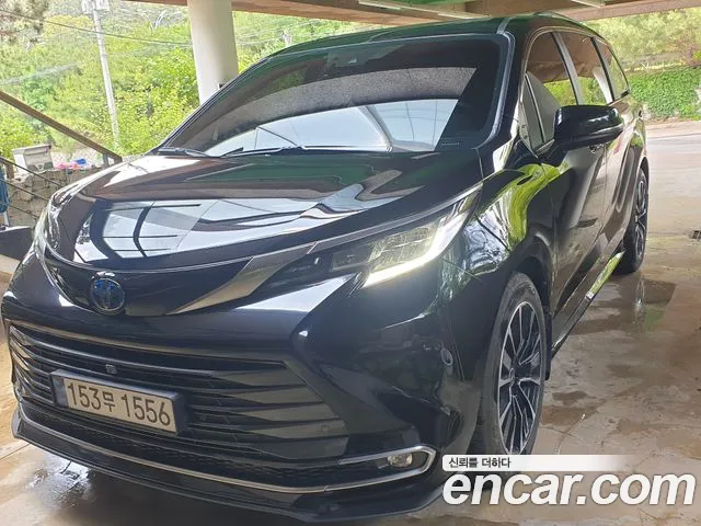 Toyota 4 2.5 Hybrid AWD