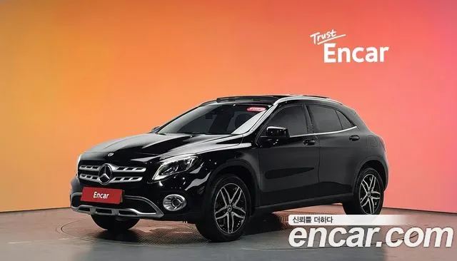 Mercedes-Benz GLA- X156 GLA220 Premium