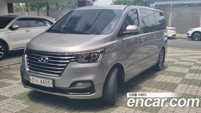 Hyundai The New Grand Starex 9 Exclusive