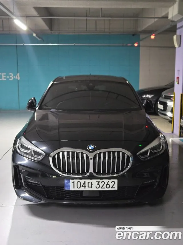 BMW 1 (F40) 120i M