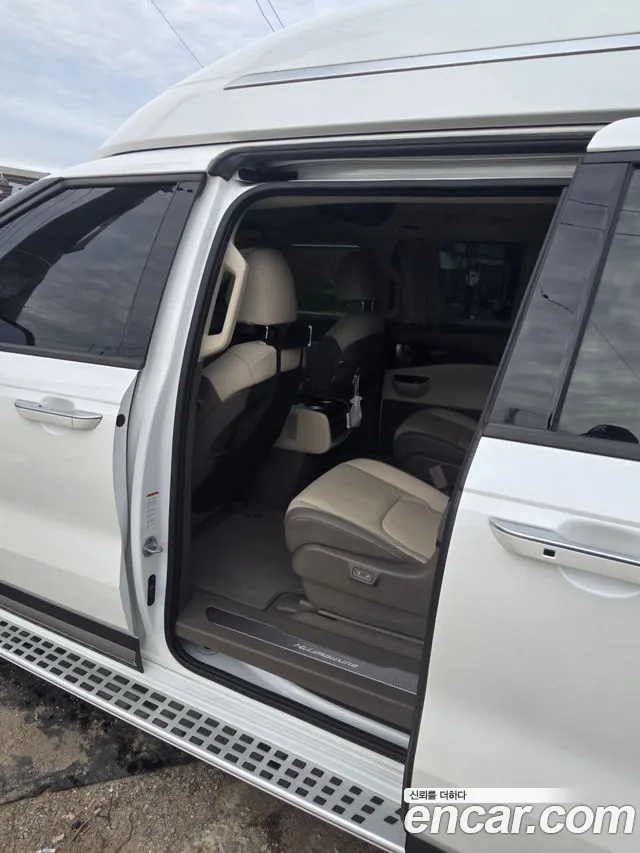 Kia Carnival 4 Gasoline 9 Signature