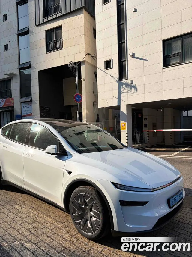 Tesla Y L AWD