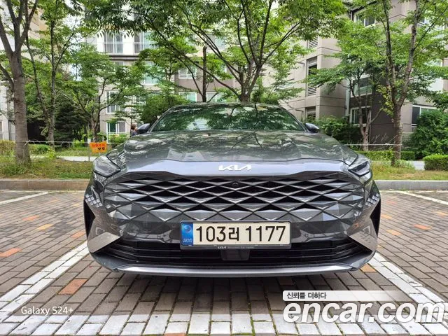 Kia K8 Hybrid Signature