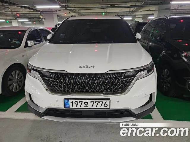 Kia Carnival 4 Gasoline 9 Prestige
