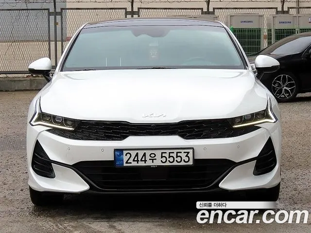 Kia K5 III 2.0 Signature