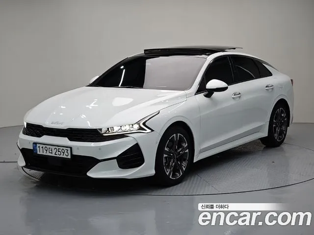 Kia K5 III 2.0 Signature