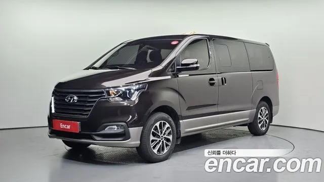 Hyundai The New Grand Starex 4WD 9 Exclusive