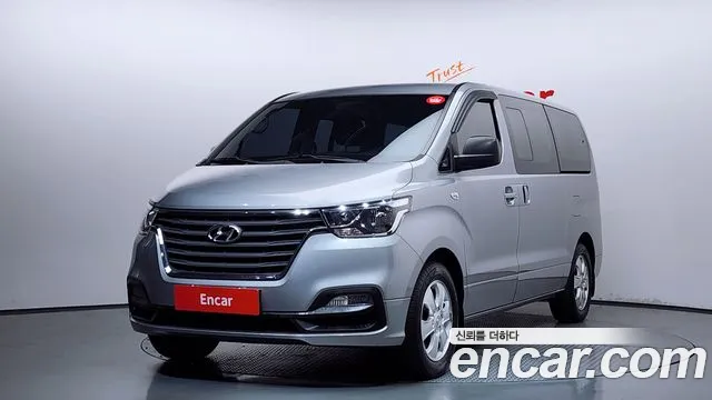 Hyundai The New Grand Starex 11