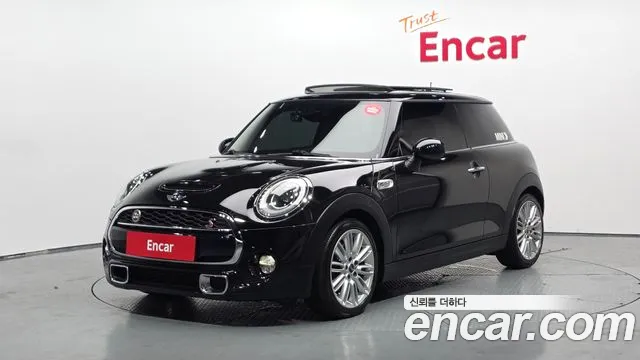 MINI Cooper S Base 3