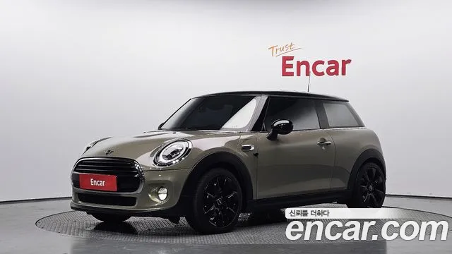 MINI Cooper Base 3