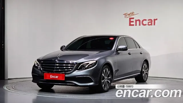 Mercedes-Benz E- W213 E300e Exclusive