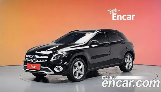 Mercedes-Benz GLA- X156 GLA220