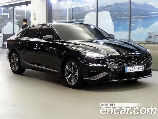 Kia K8 Hybrid Noblesse