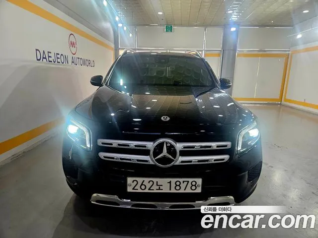 Mercedes-Benz GLB- X247 GLB220