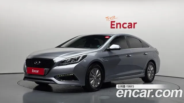 Hyundai LF Sonata Hybrid 2.0 HEV