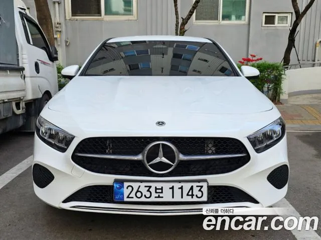 Mercedes-Benz A- W177 A220
