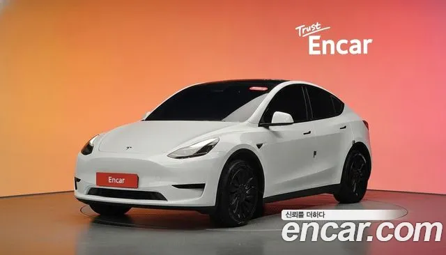 Tesla Y RWD