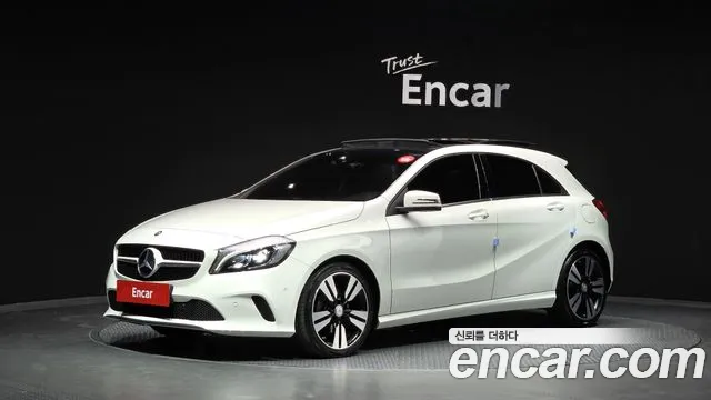 Mercedes-Benz A- W176 A200