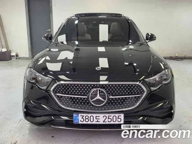 Mercedes-Benz E- W214 E300 4MATIC AMG Line