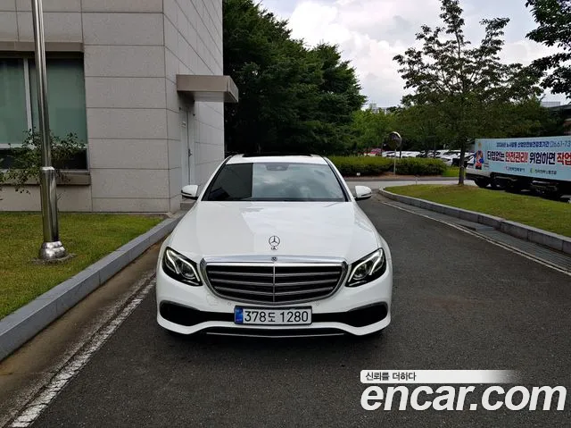 Mercedes-Benz E- W213 E220d 4MATIC Exclusive