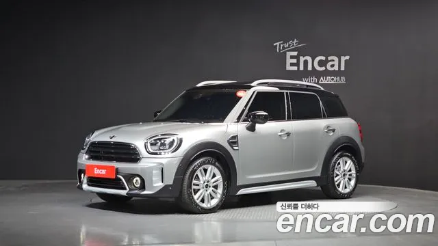 MINI Cooper Countryman 2
