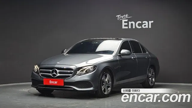 Mercedes-Benz E- W213 E300