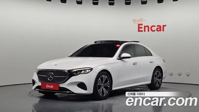 Mercedes-Benz E- W214 E200