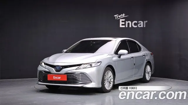Toyota Camry (XV70) 2.5 XLE Hybrid