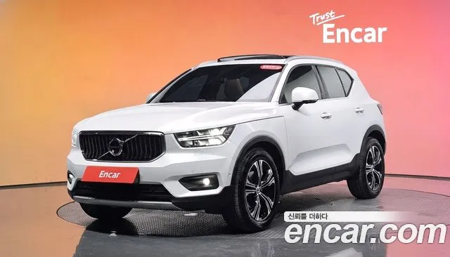 Volvo XC40 T4