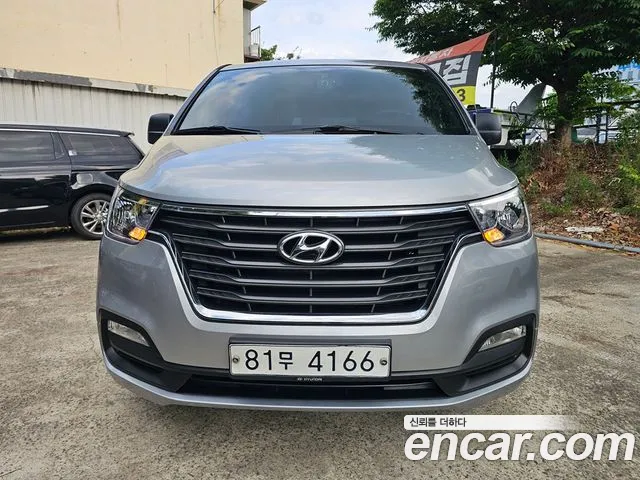 Hyundai The New Grand Starex 5