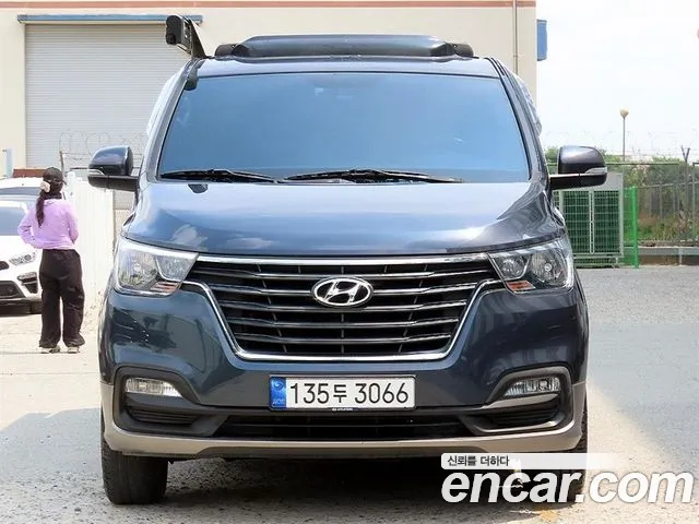 Hyundai The New Grand Starex 4WD