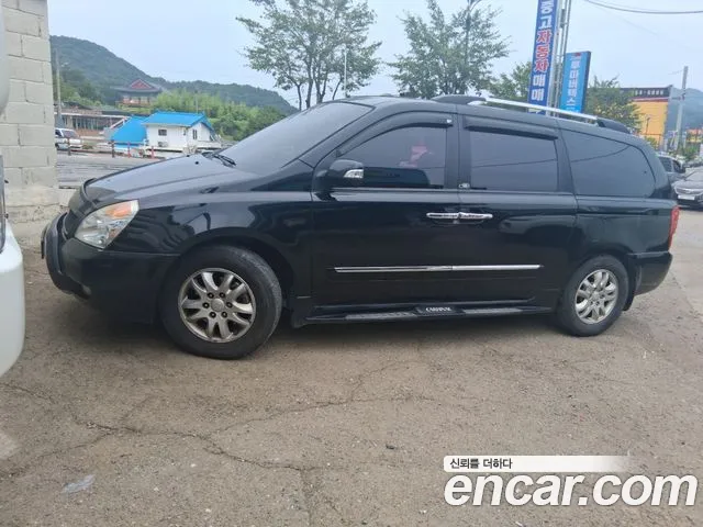 Kia Carnival R Carnival GLX Premium