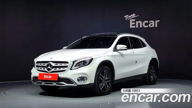 Mercedes-Benz GLA- X156 GLA220 Premium