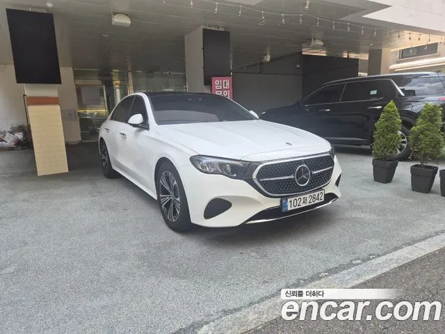 Mercedes-Benz E- W214 E200