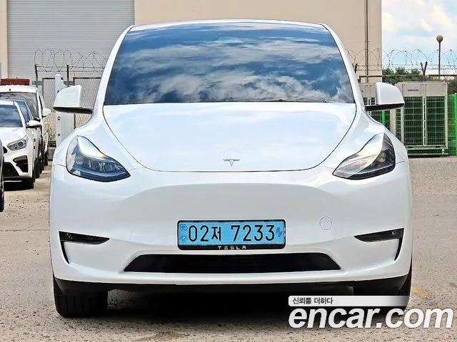 Tesla Y AWD