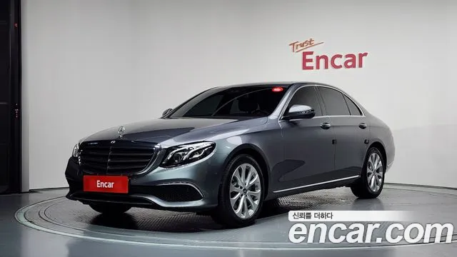 Mercedes-Benz E- W213 E220d Exclusive