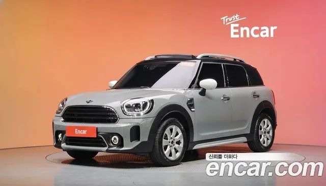 MINI Cooper Countryman 2