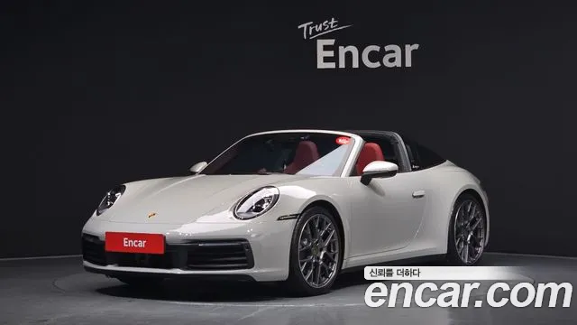 Porsche 911 (992) 4