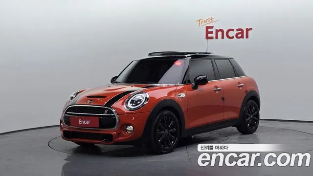 MINI Cooper S 5 Base 3