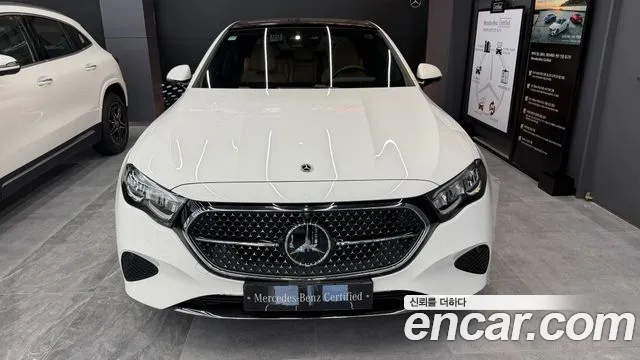 Mercedes-Benz E- W214 E200