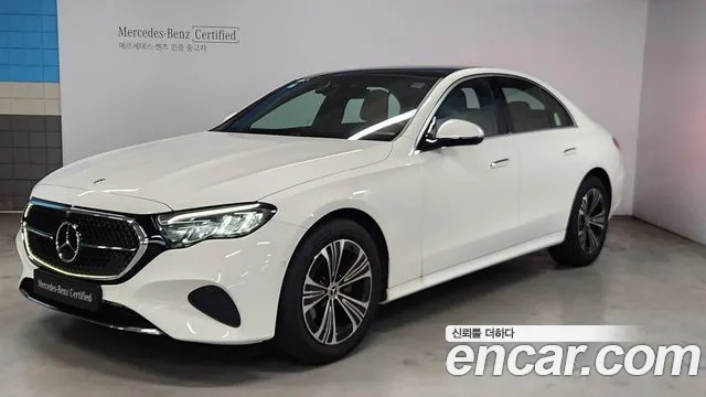 Mercedes-Benz E- W214 E200