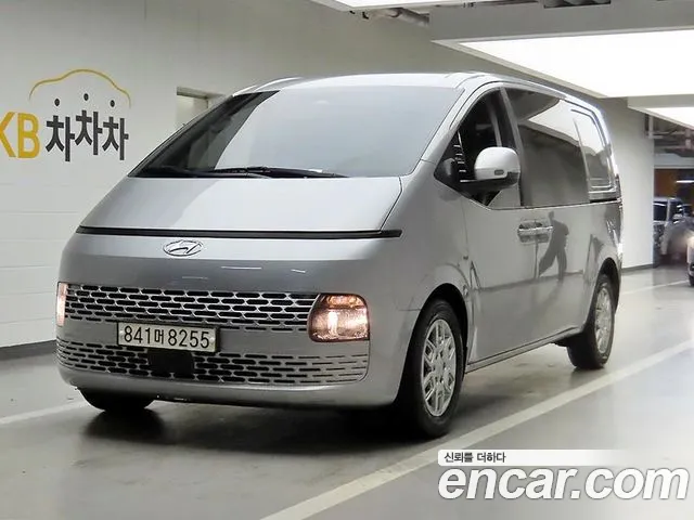 Hyundai Staria 5
