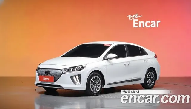 Hyundai The New Q