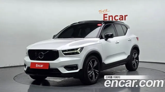 Volvo XC40 B4 R-