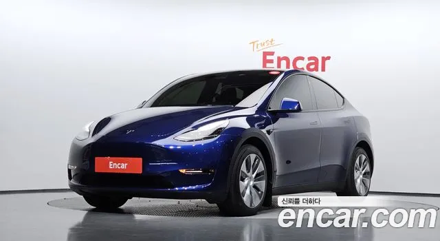 Tesla Y AWD