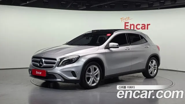 Mercedes-Benz GLA- X156 GLA200 d 4MATIC