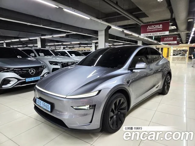 Tesla Y AWD