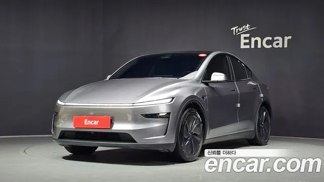 Tesla Y AWD